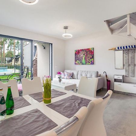 Prestige House Apartament - 2 Sypialnie Z Ogrodkiem I Basenem Pobierowo Eksteriør bilde